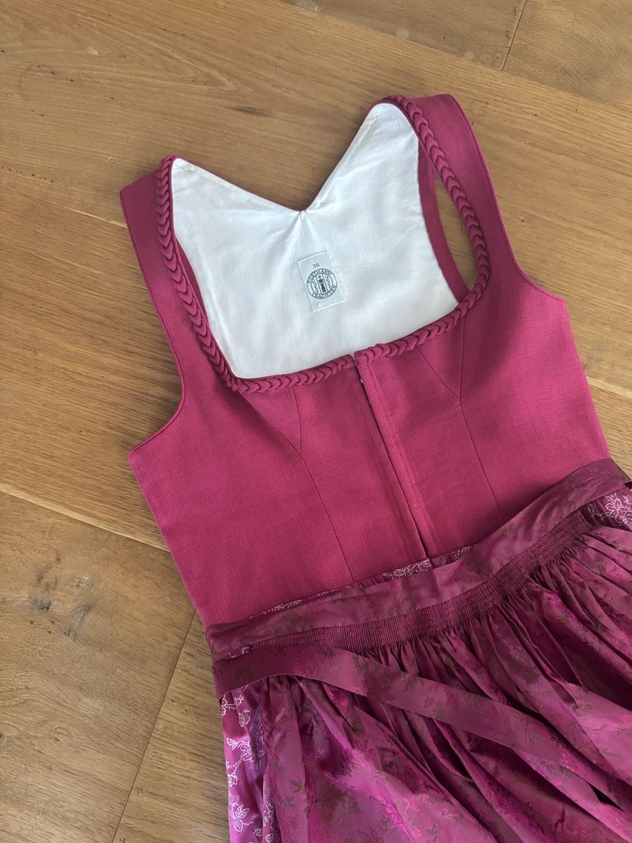 Vestiti: Dirndl – Usato da Saas im Prättigau venduto da Holliwood 1