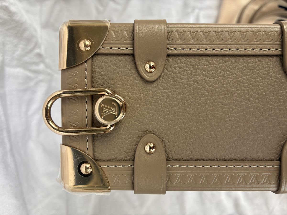 Louis Vuitton Taschen für Damen: Louis Vuitton - side trunk - taupe, NEU – Neu und originalverpackt aus Eglisau von rom_p7ty 5