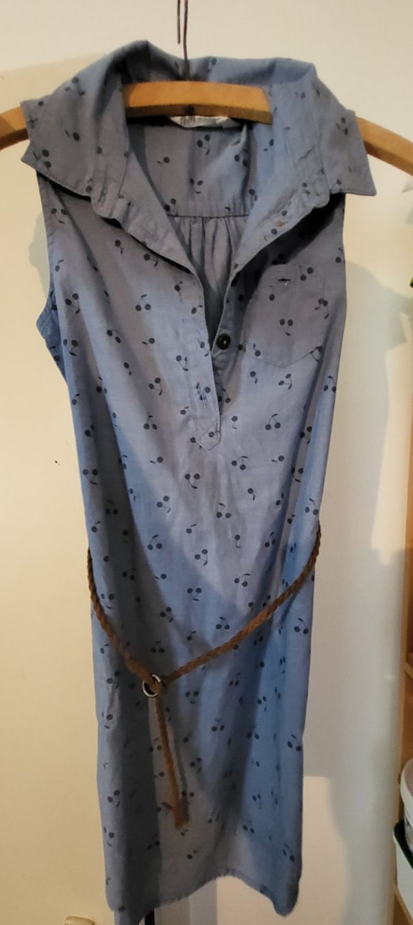 H&M Kleider & Röcke: Herziges Kleid Gr. 134 – Gebraucht aus Rorschacherberg von Maku007