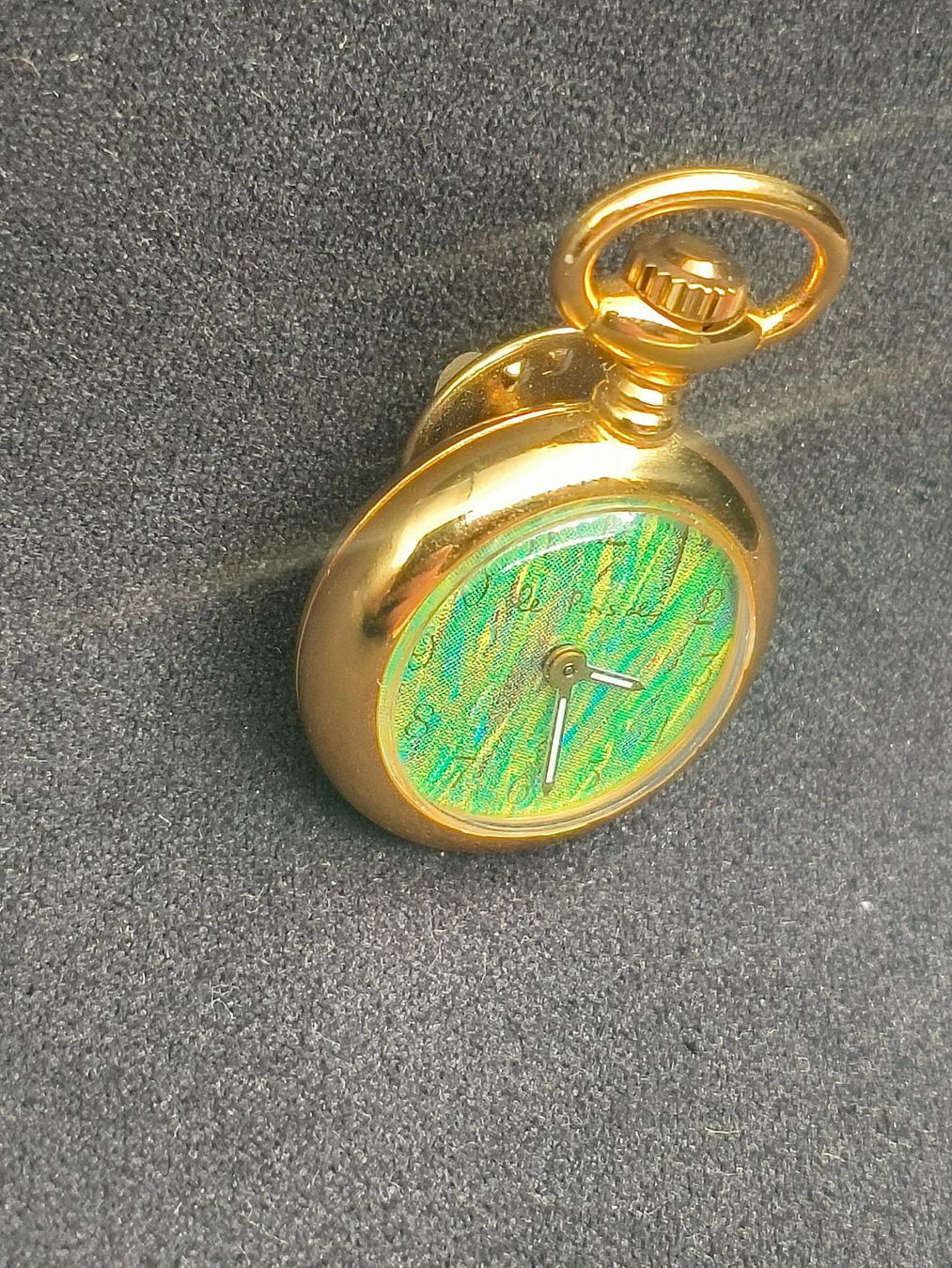 Orologi: Pin's Oly – Usato da La Chaux-de-Fonds venduto da curtitswisswatches 2
