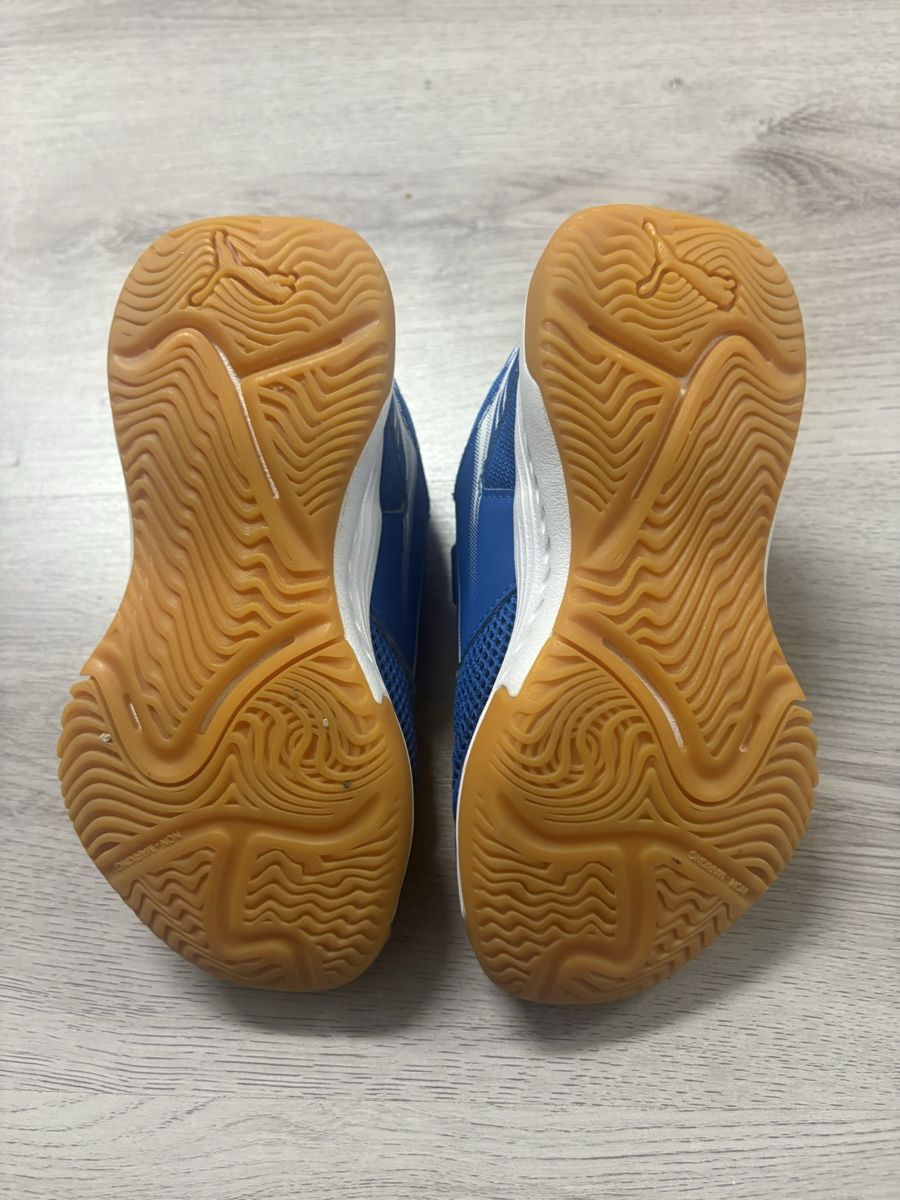 Puma Schuhe für Jungen: Puma Hallenschuhe Gr. 29 – Gebraucht aus Würenlos von angiie 2