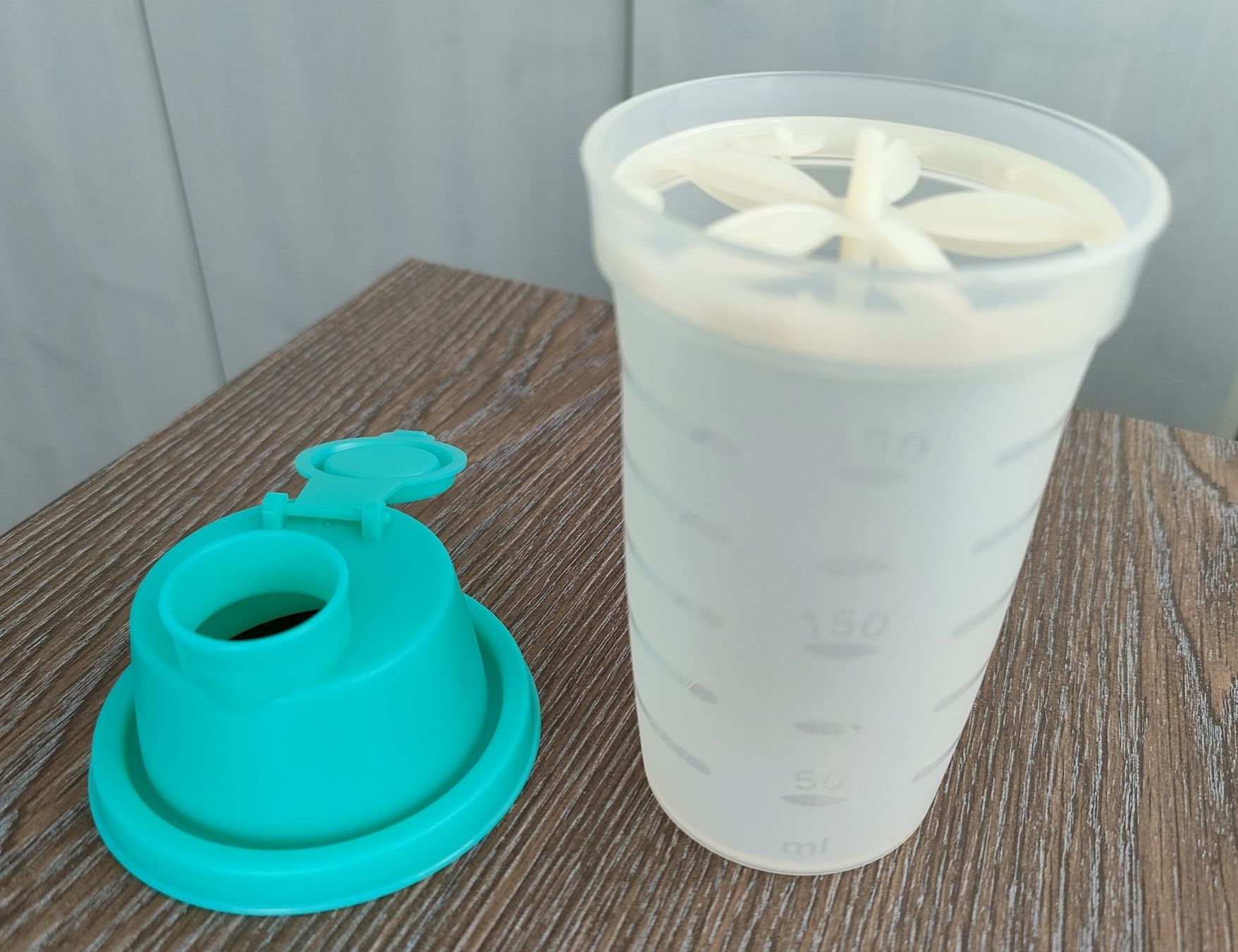 Tupperware Contenitori & Simili: Tupperware Schüttelbecher 250 ml !!!!!! – Nuovo (secondo la descrizione) da Flaach venduto da Lonzo99 1