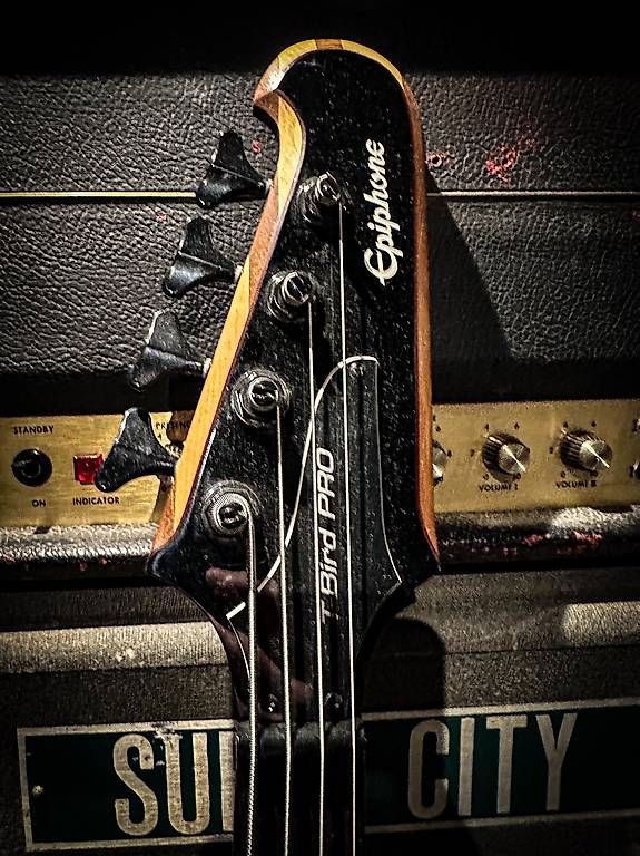 Epiphone Strumenti musicali: Epiphone T Bird Pro bass thunderbird – Usato da Montreux venduto da Alligator-AMPS 5