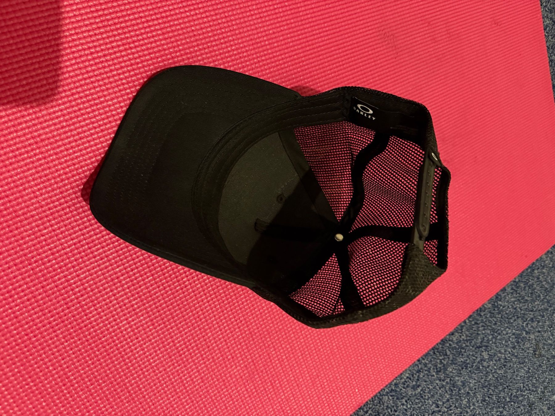 Oakley Hüte, Mützen & Caps: Oakley Cap Schwarz NEU One Size mit Logo – Neu und originalverpackt aus Merishausen von Nickbm12 1