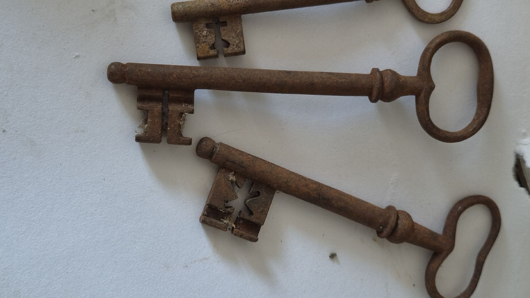 Chiavi: 4 antike Schlüssel – Usato da Kölliken venduto da Upcycling-by-Mc-TAM 2