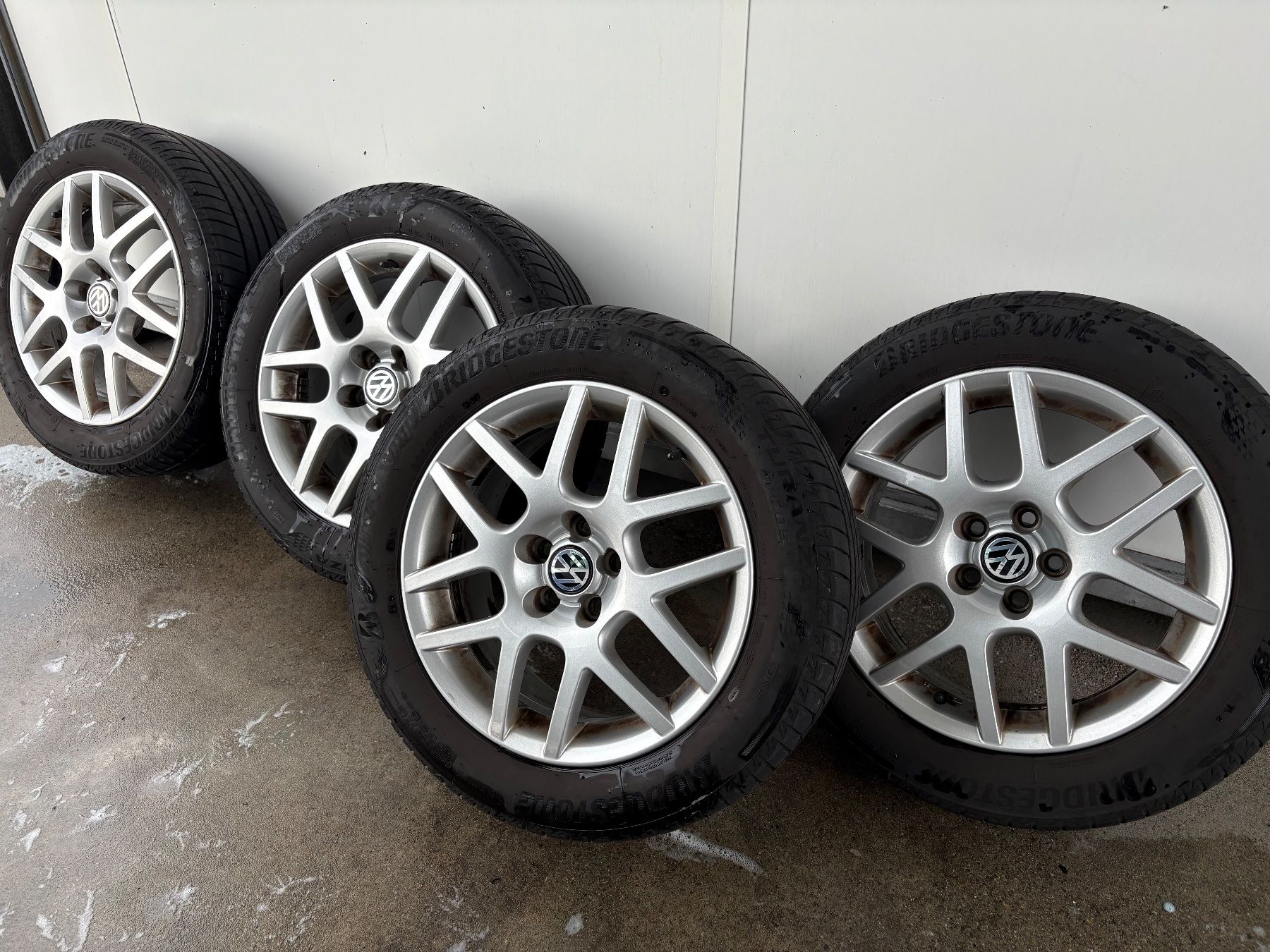 Volkswagen Pneumatici & Ruote complete: VW Golf 4 Gti Felgen Original – Usato da Ganterschwil venduto da Bfishbone 1