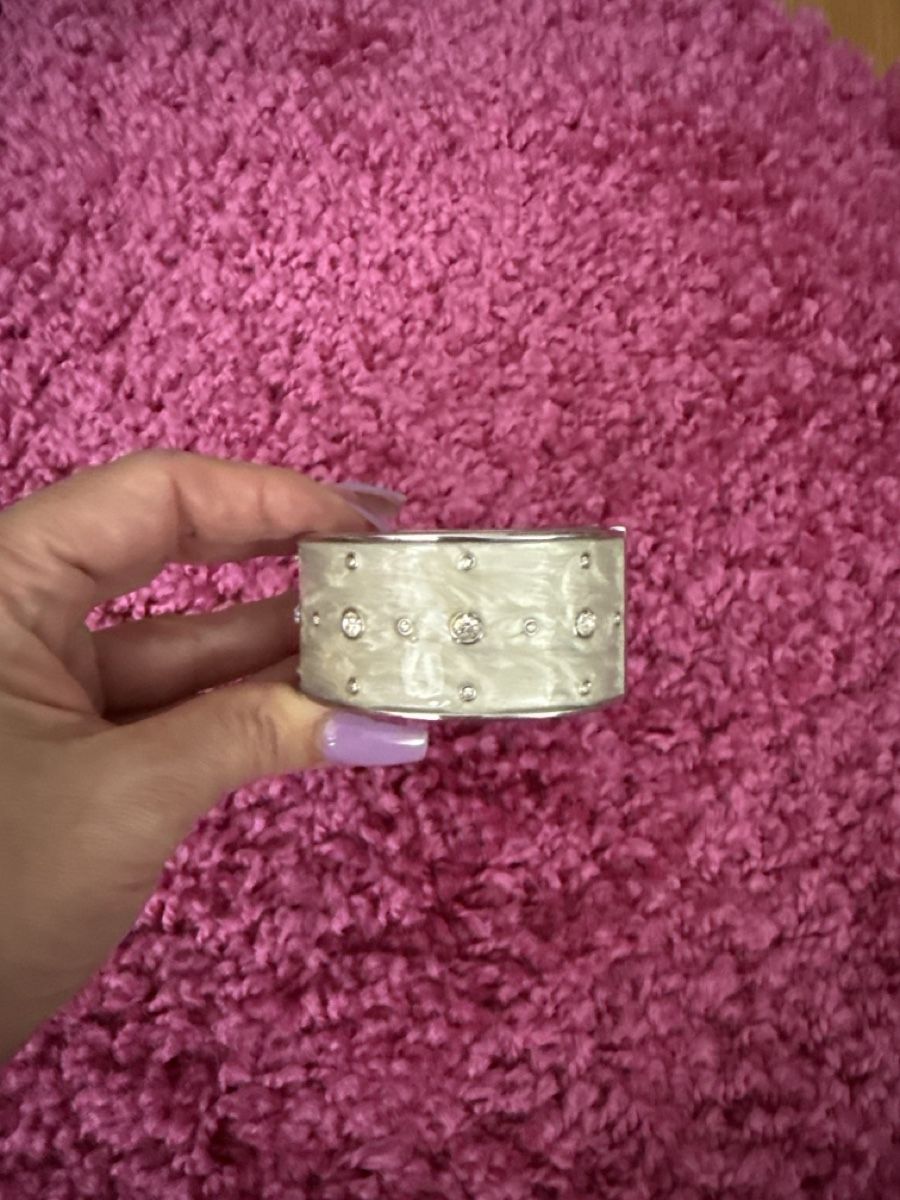 Bracelets: Modischer Armreif mit Strass - Top Zustand! – D'occasion à Richterswil par cobruetsch 1
