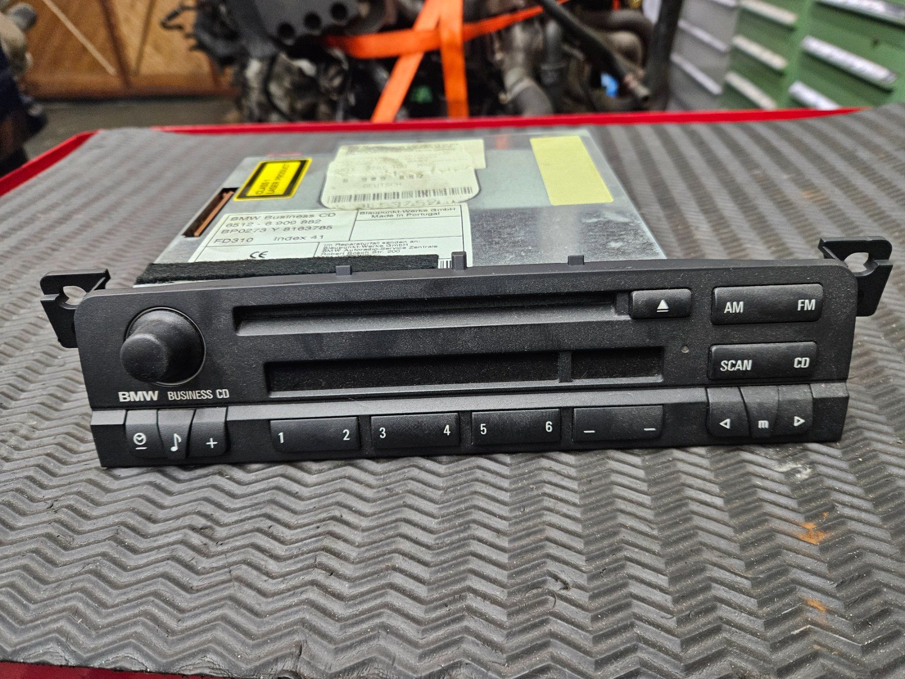 BMW Radio: BMW e46 Radio – Usato da Winterthur venduto da ThomasVtec