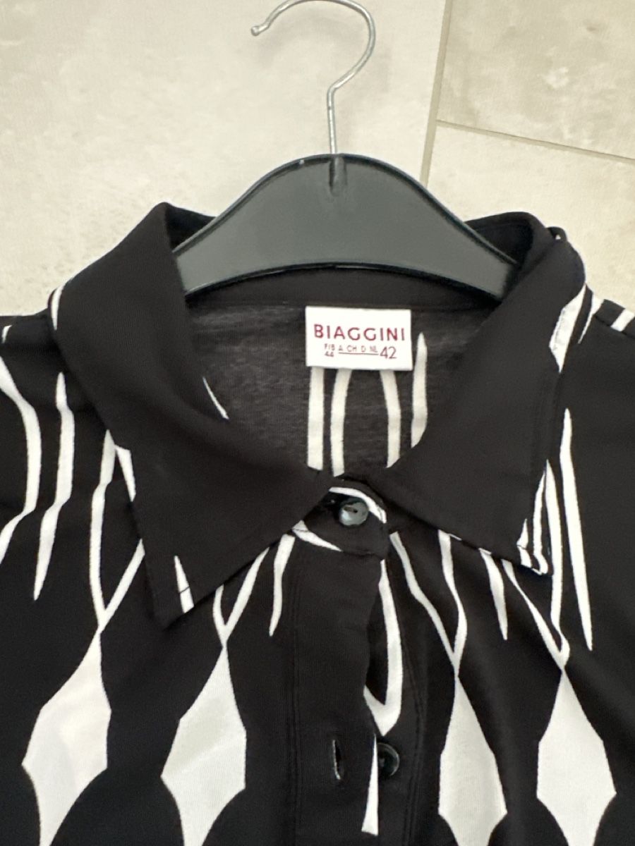 Blusen: Damen Bluse schwarz / weiss – Gebraucht aus Zug von Hehe 2