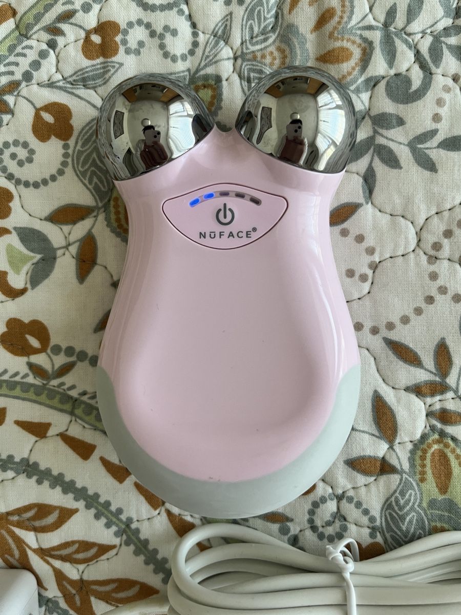 Nuface Gesichtspflege: NuFace Mini Pink Facial Toning Device – Neu (gemäss Beschreibung) aus Pfäffikon SZ von Zitrone_100 1