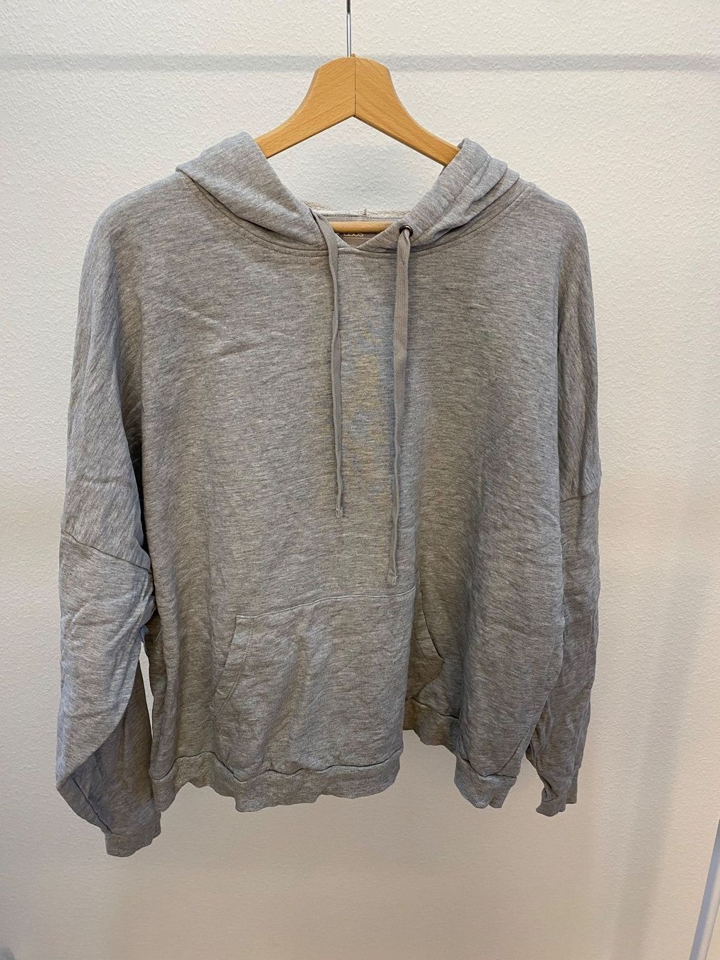 Asos Maglioni & Felpe: Asos Pullover mit Kapuze aus Baumwolle grau Gr. 48 – Usato da Pratteln venduto da a23_j2gs