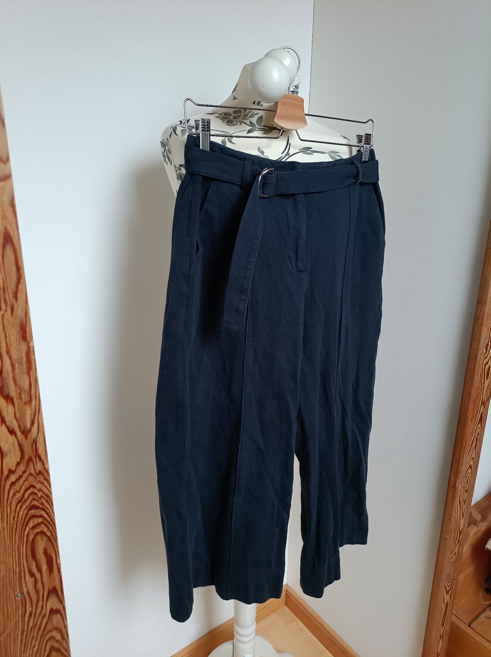 Hessnatur Hosen: 7/8 Stoffhose Hess Natur Baumwolle – Gebraucht aus Peccia von LillyMarie98 2