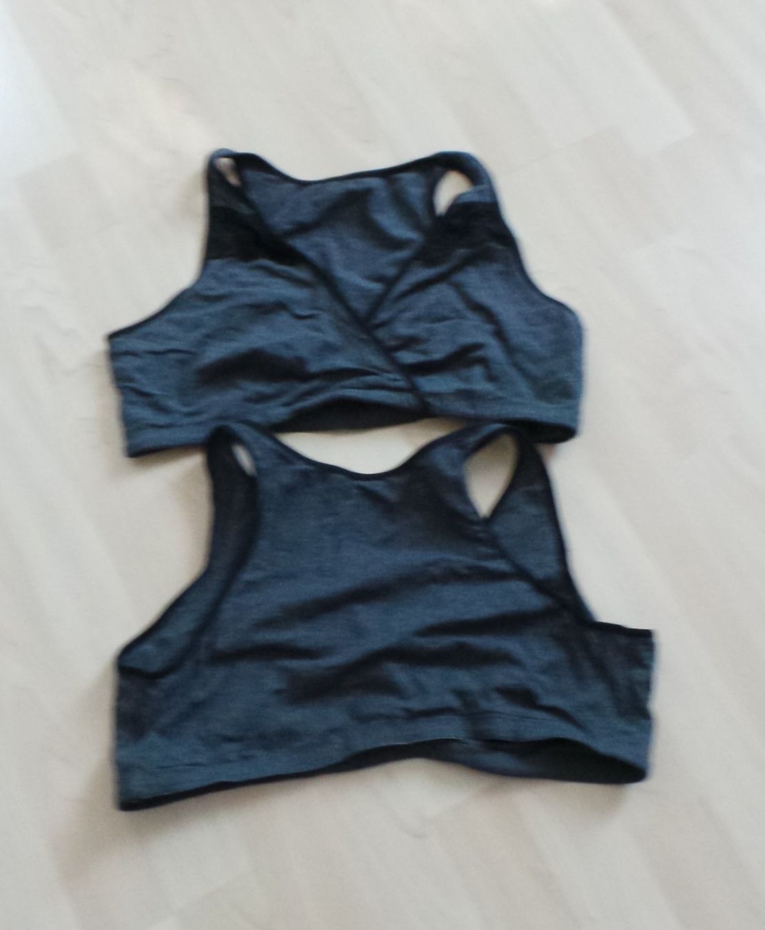 Altra biancheria intima: 2 Bustier grau 48/50 – Usato da Flamatt venduto da Tattoo18