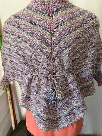 Poncho tricoté à rayures multicolores, taille unique