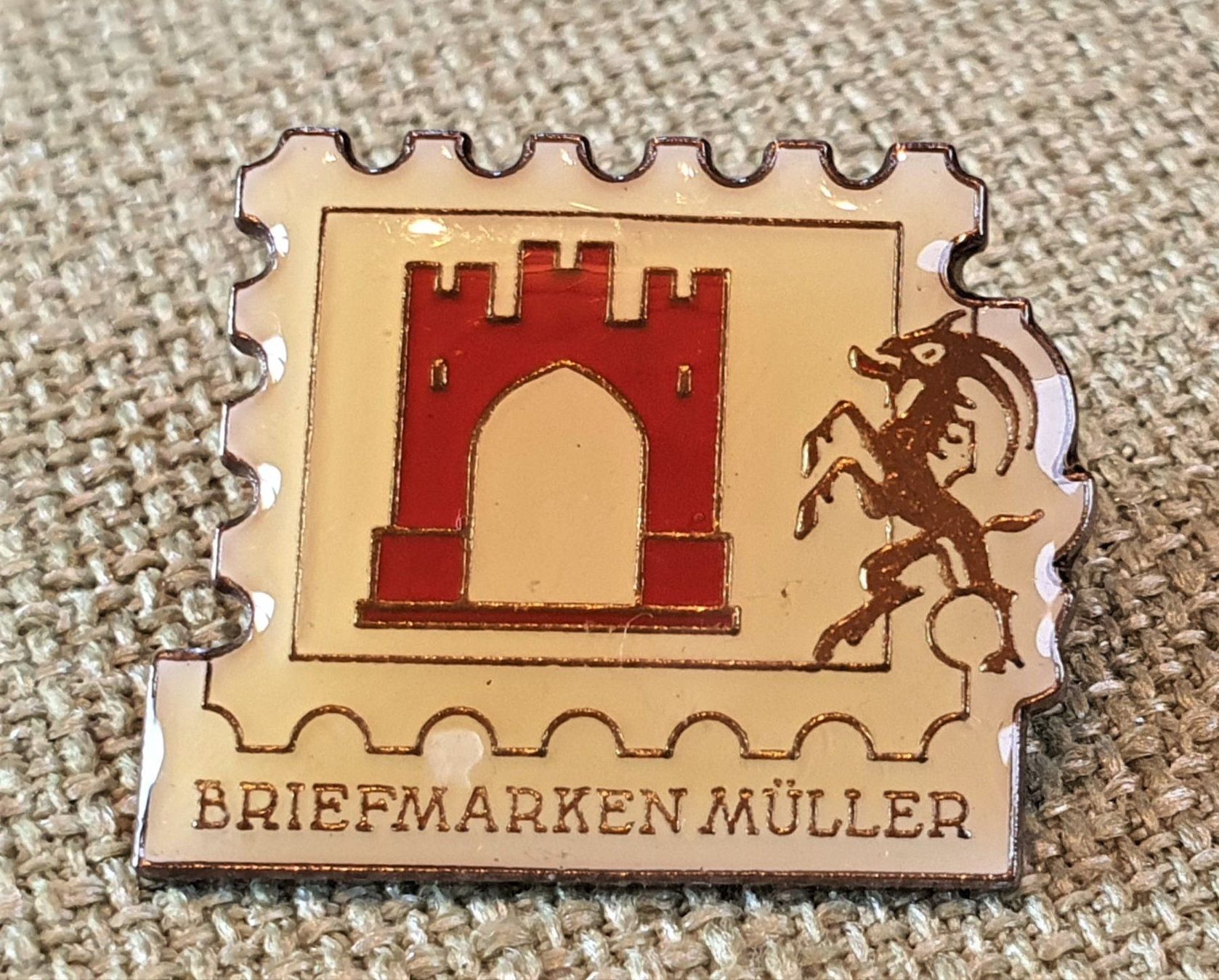 Placchette & Badge: A796 - Pin Briefmarken Müller Chur – Usato da Reinach BL venduto da Boston-Verkauf