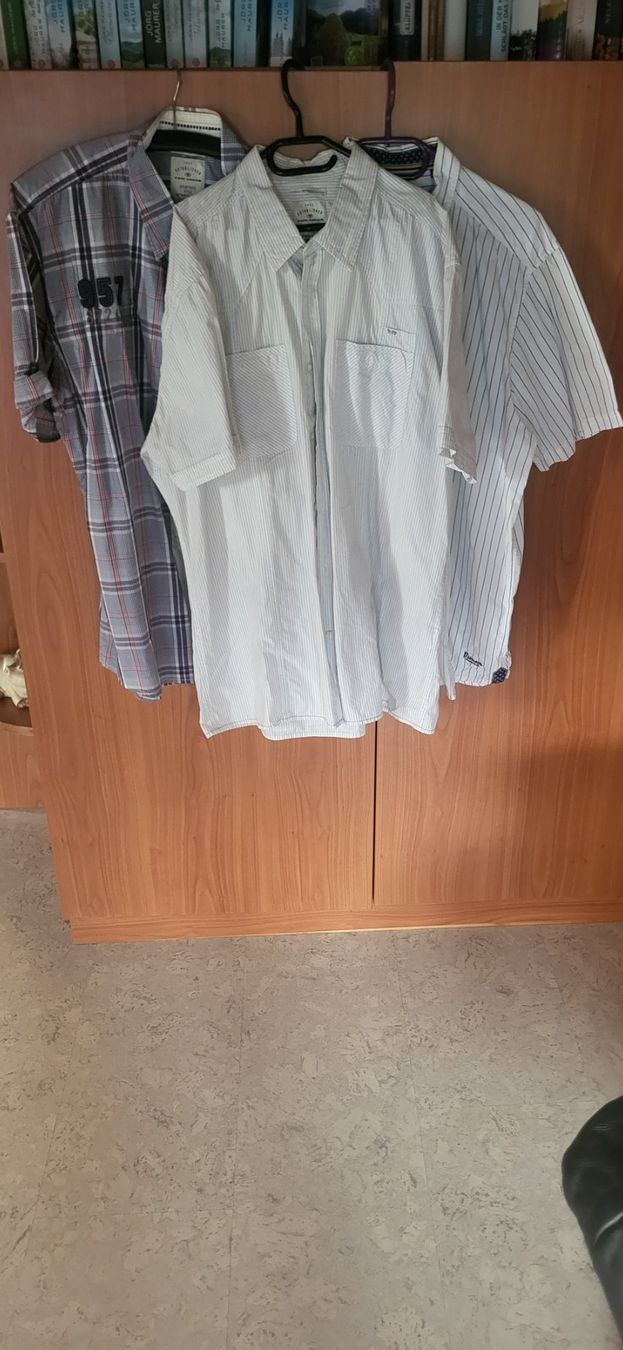Tom Tailor Lotti di vestiti: 3 Kurzarm-Herrenhemden Grösse XXL – Usato da Obstalden venduto da kbh_htc2