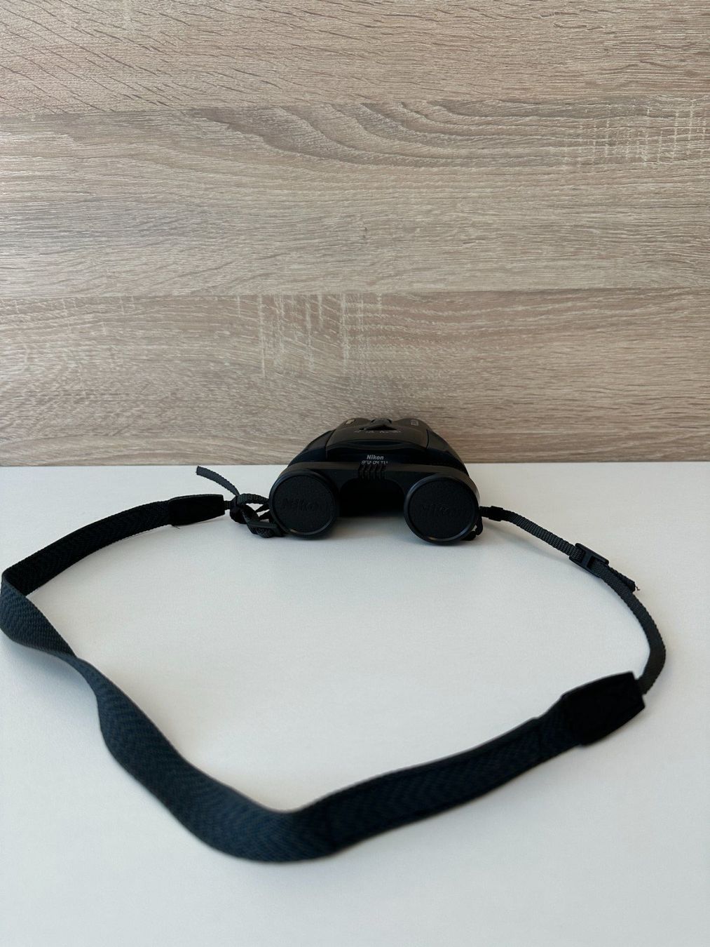Nikon Binocoli: Nikon Fernglas mit Tasche – Usato da Winterthur venduto da osc_t6xg 1