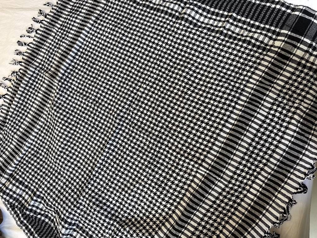 Foulards, Tücher & Schals: Keffiyeh- Shemagh- Schal – Gebraucht aus Zürich von reg91