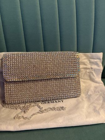 Abendtasche Silber mit Swaroskisteinen besetzt