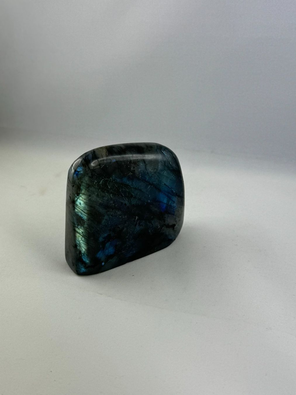 Minerali & Pietre curative: Labradorit 7.5cm 3.0cm 7.0cm 321g – Usato da Schinznach Bad venduto da Prosperos 7