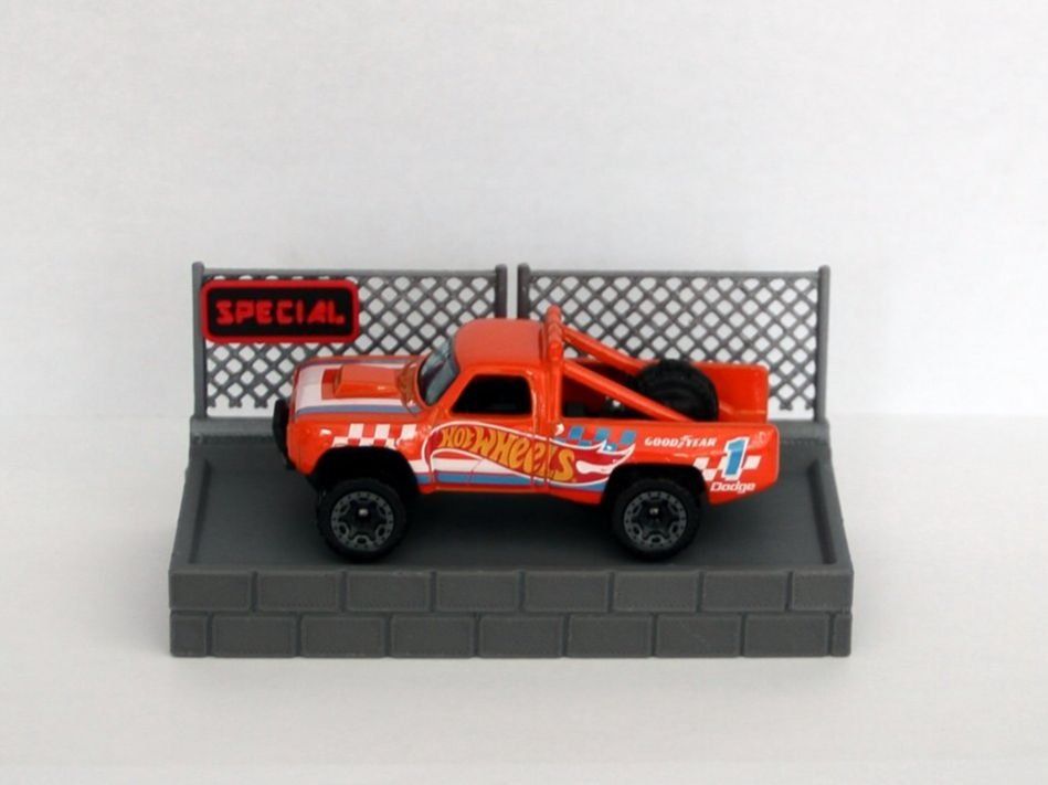 Hot Wheels Modellini d'auto: HOT WHEELS – WALL MOUNT DISPLAY | Support mural – Nuovo (secondo la descrizione) da Le Crêt-p-Semsales venduto da mamy360 1