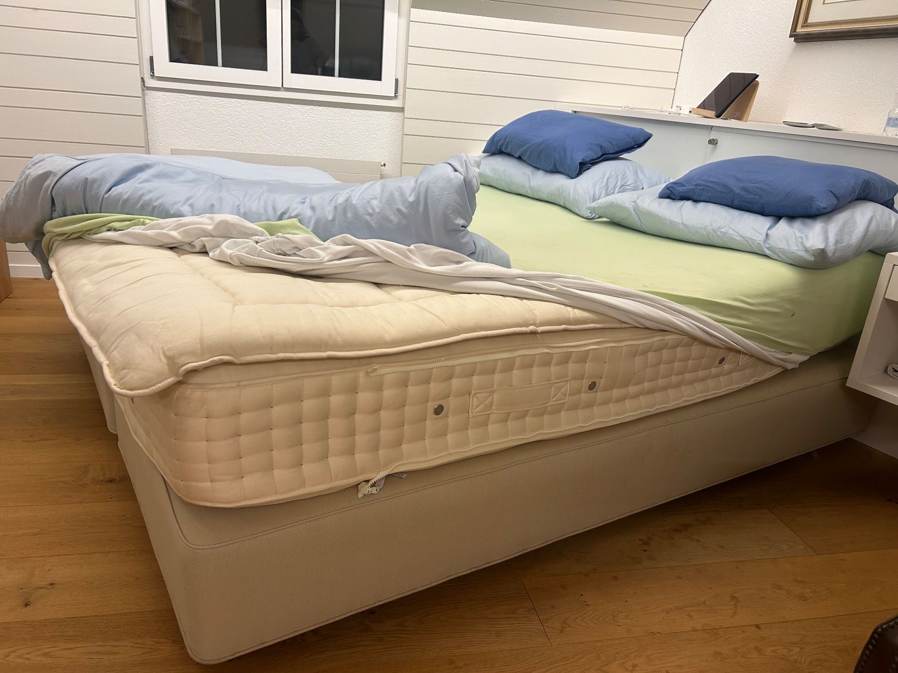 Lits: Boxspring Bett mit 2 Matratzen – D'occasion à Solothurn par susibusi11 2