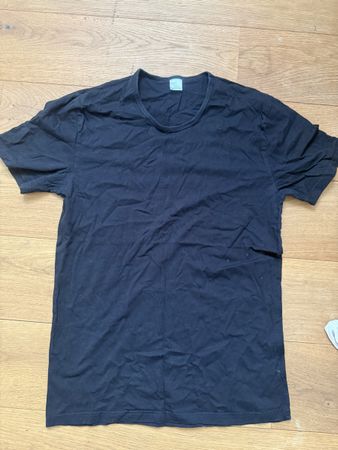 SCHWARZES T-SHIRT VON JOHN ADAMS