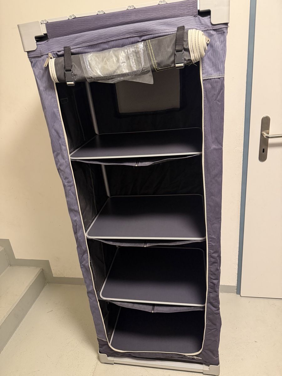Armoires: Campingmöbel Hochschrank – D'occasion à WOLHUSEN par Ppasch 1