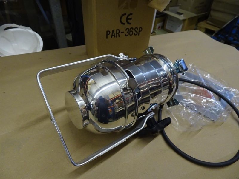 Lampade: neue Bühnenbeleuchtung – Nuovo e nell'imballaggio originale da Necker venduto da liq24 2