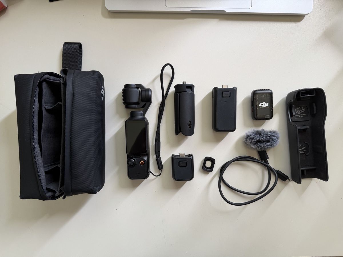 DJI Videocamere: DJI Osmo Pocket 3 Creator Combo perfect condition – Nuovo (secondo la descrizione) da Lausanne venduto da Jane_pikpak