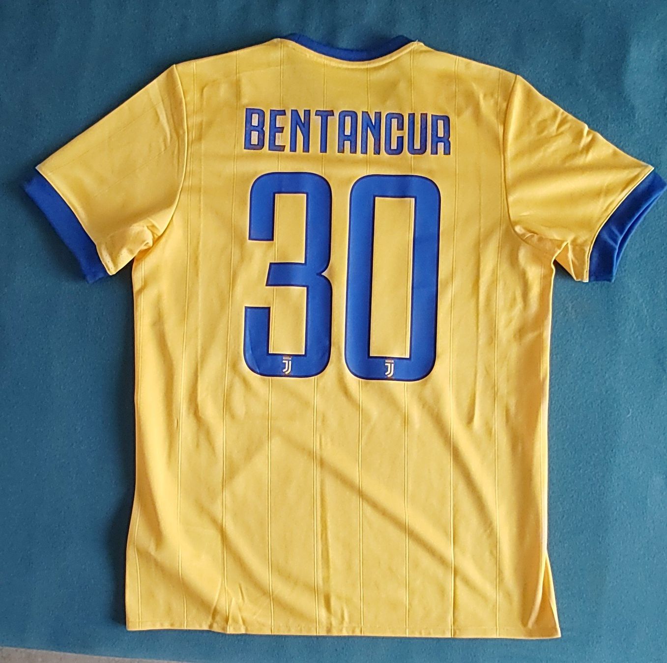 Juventus Canottiere & Pantaloni: Juventus Trikot 2017/18 Bentancur 30 Grösse M – Nuovo (secondo la descrizione) da Rupperswil venduto da funkygianchi 4
