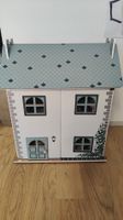 Puppenhaus inkl Inhalt - sehr guter Zustand 