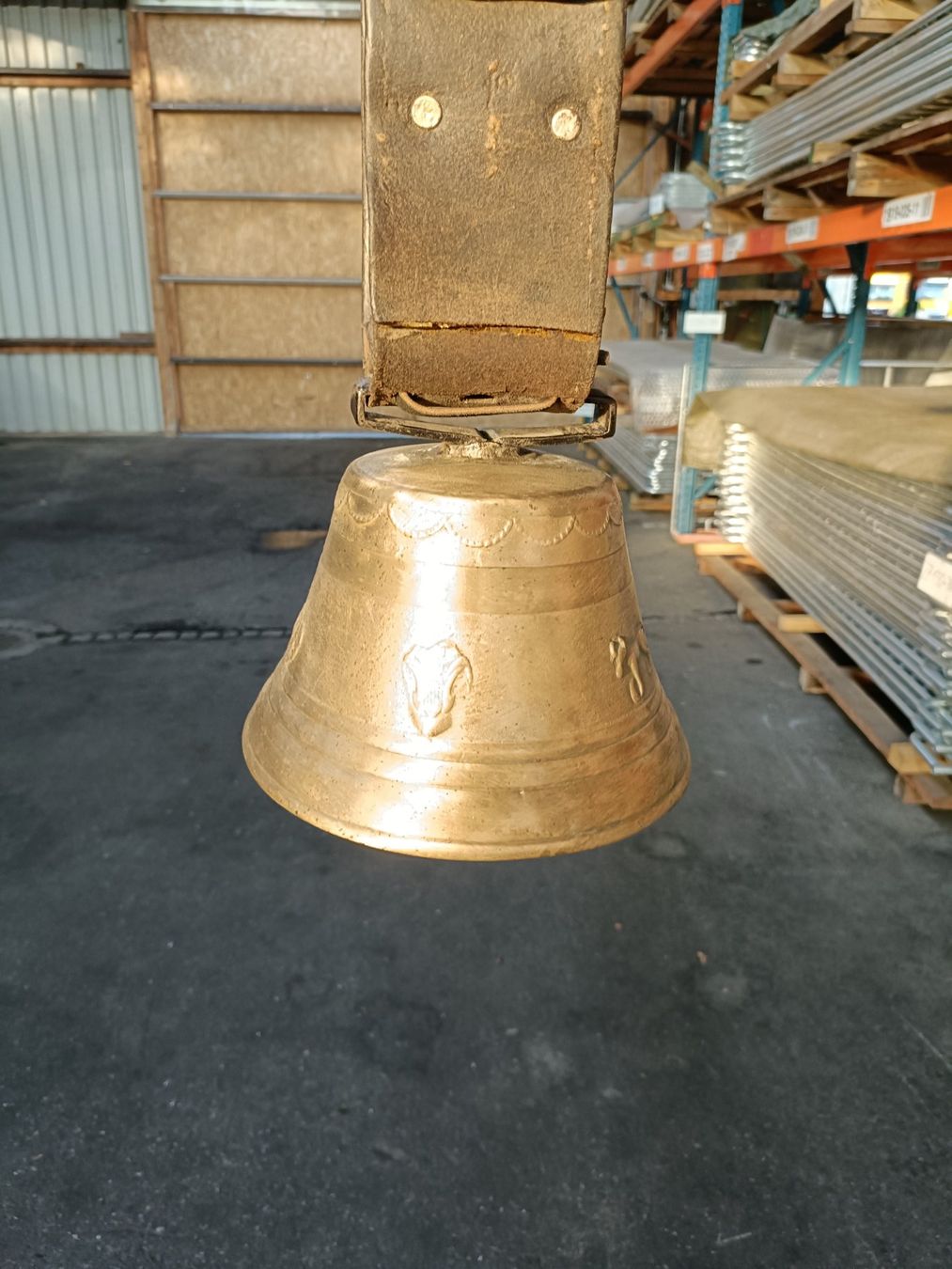 Campanacci mucche: Antike Glocke mit Seltenheitswert. – Usato da Däniken SO venduto da sgoldvreni 1