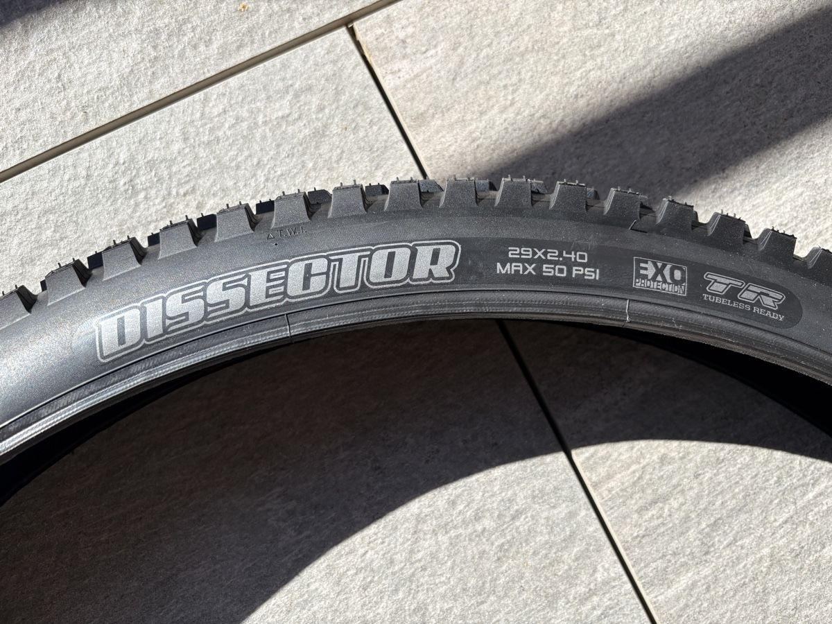 Maxxis Pneus & Kompletträder: MAXXIS Dissector & Rekon / 29x2.4 – Neu und originalverpackt aus Uster von MorlockS 2