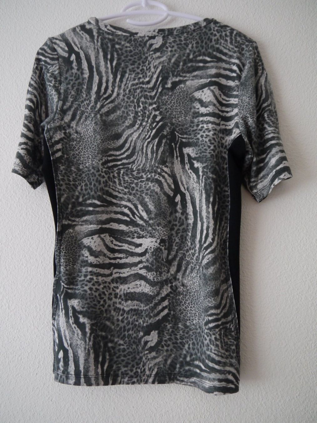 Airfield T-shirt: Airfield T-Shirt Gr. 38/40 Leoprint – Usato da Untervaz venduto da AndreaC04 1