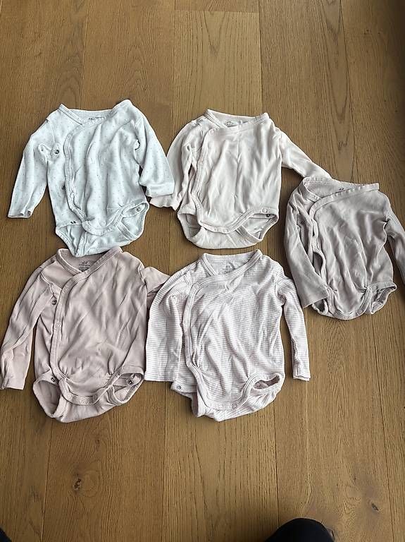 Lotti & Set di vestiti: Wickelbody Set Gr. 68 H&M – Usato da Wattenwil venduto da 12stonesgerry