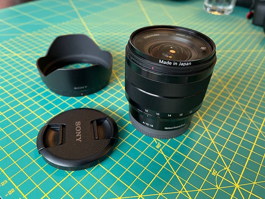 Sony Obiettivi: Sony Weitwinkel-Objektiv E-Mount 10-18mm f/4.0 OSS E-Mount – Usato da Kerns venduto da Platypus2 1