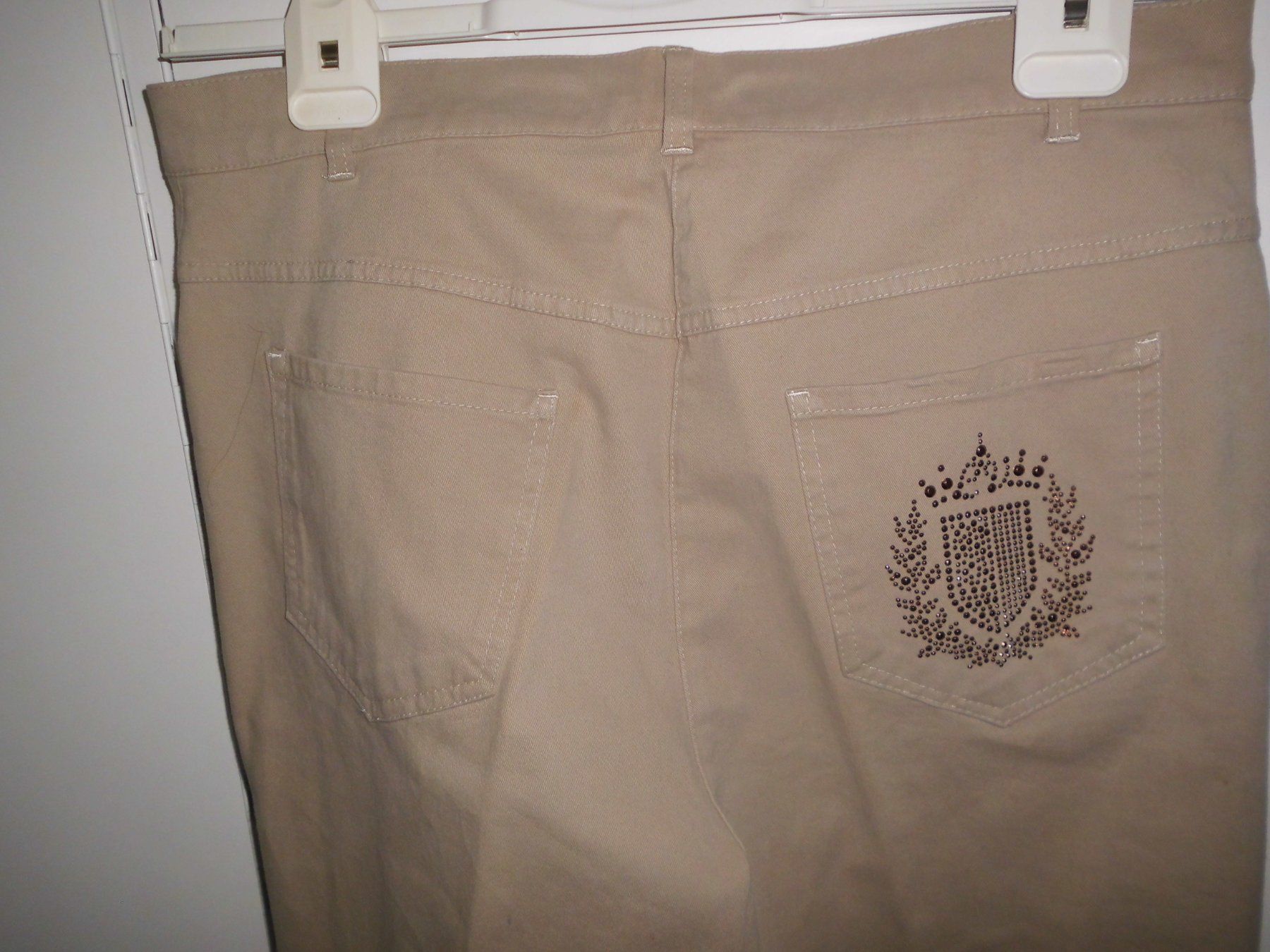 Jeans: Jeans beige T. 44 – Nuovo (secondo la descrizione) da Marin-Epagnier venduto da Madja 2