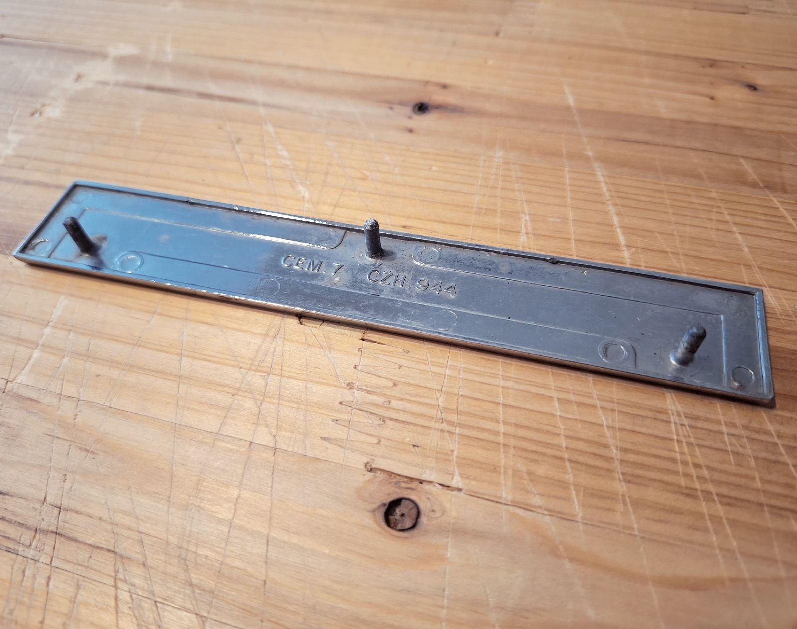 Mini Tutti pezzi di ricambio auto: Mini Clubman Estate Emblem – Usato da Triesen venduto da BLACKSHEEP75 3