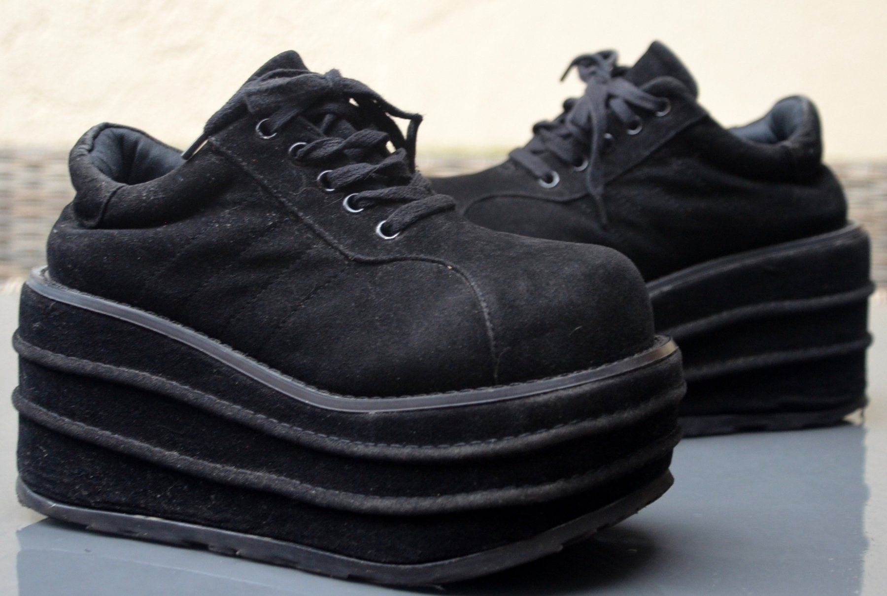 Scarpe da donna: Demonia Boots /  bottes .36 – Usato da Collonges venduto da arashee 2