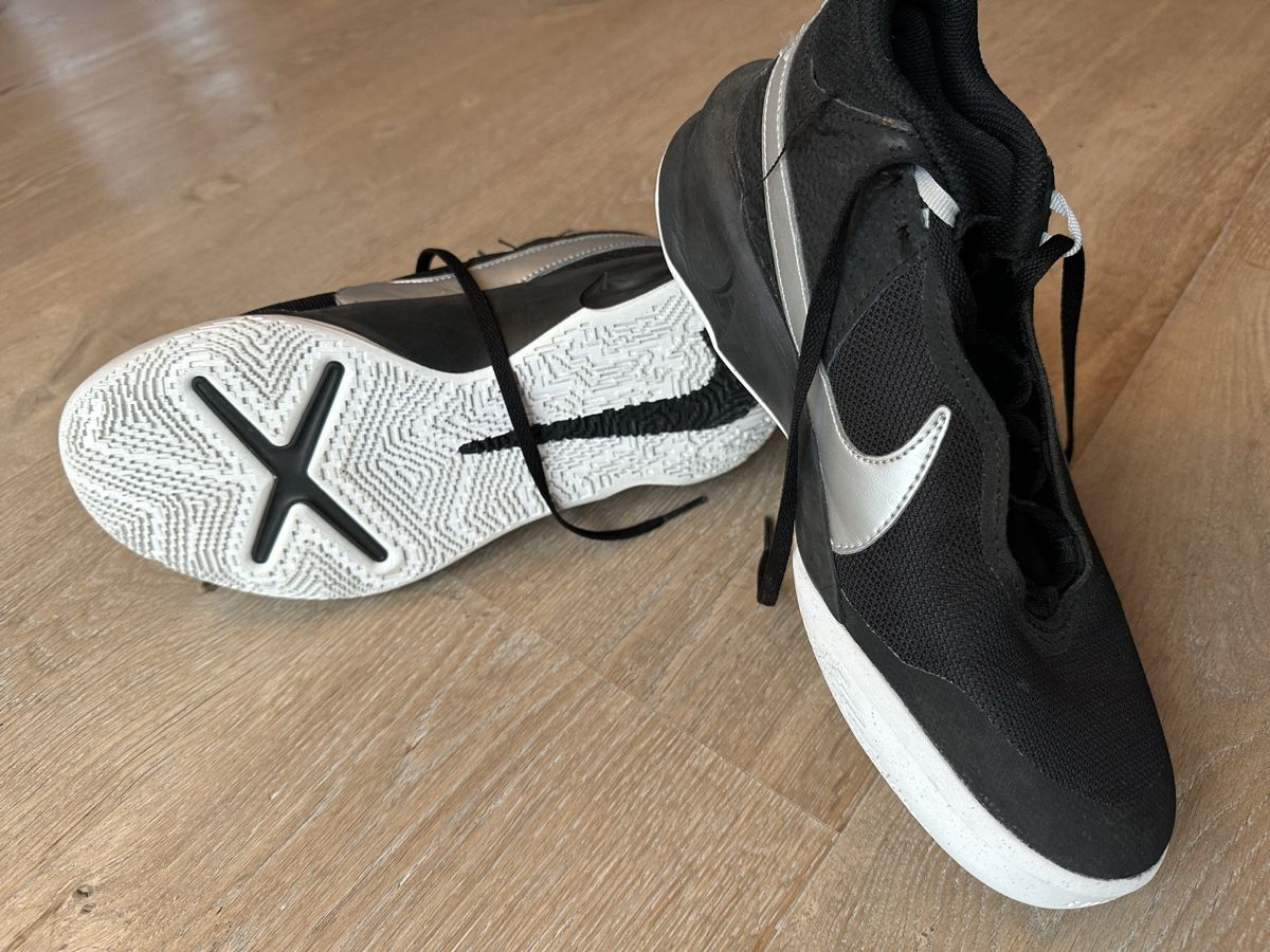 Nike Herrenschuhe: Turnschuh Nike – Gebraucht aus Spiez von sumanoli 2