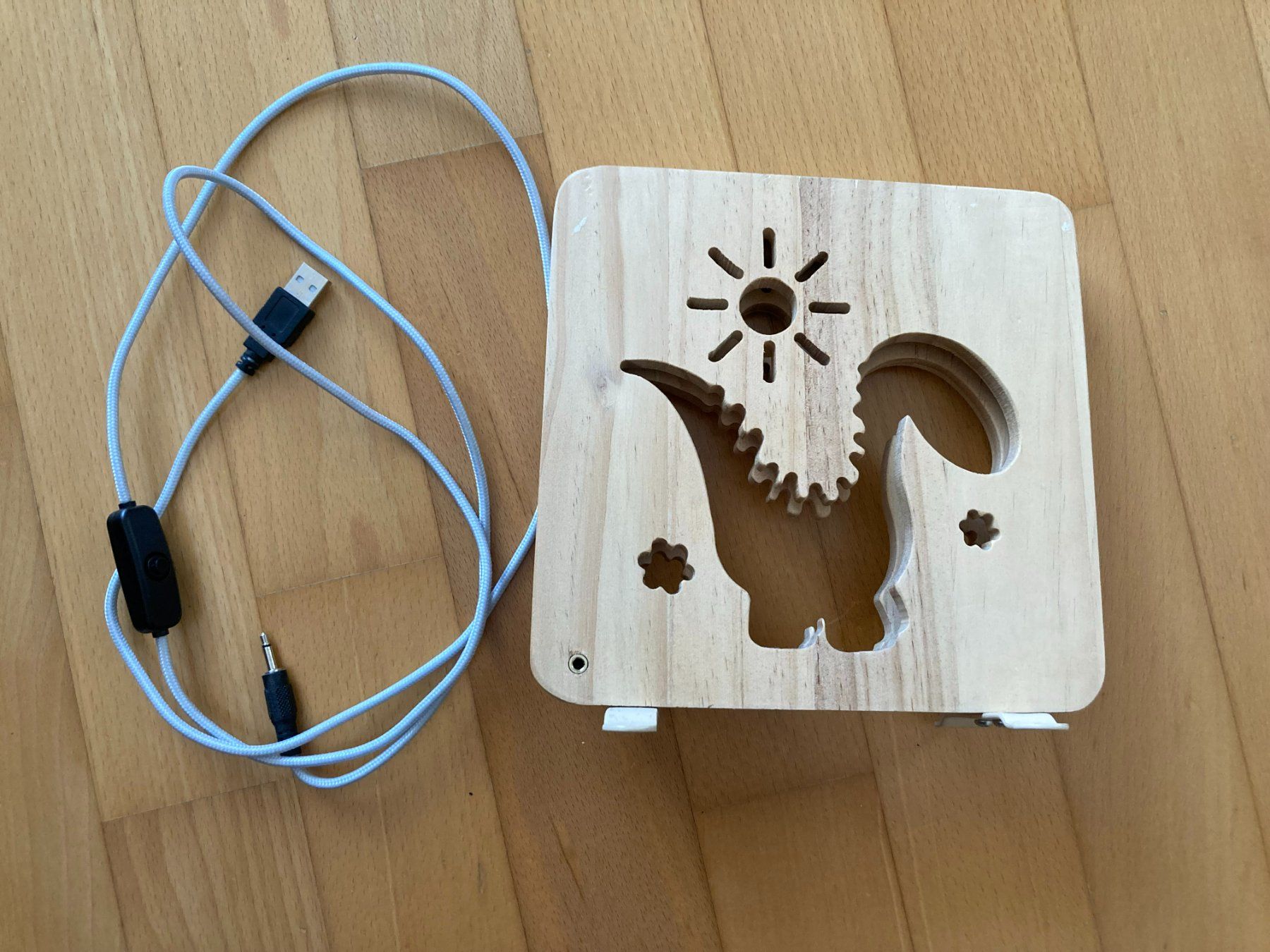 Lampade: Holzlampe LED-Nachtlicht "Dino" – Usato da Muttenz venduto da Juvenile33 4
