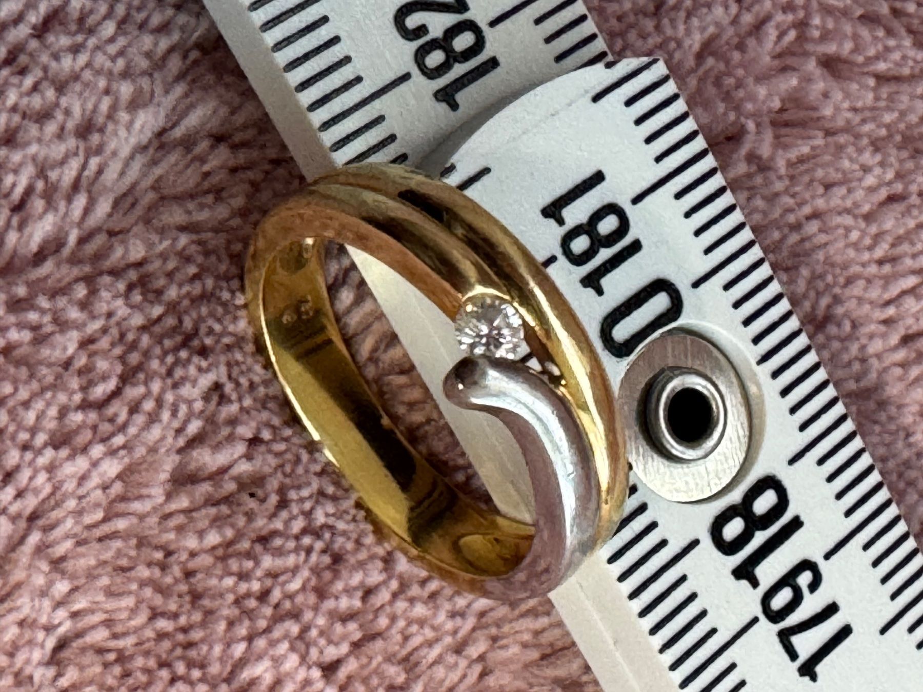 Anelli: Ring 750 GG/WG mit 1 Brillant // ca. Gr. 54 – Usato da Zäziwil venduto da blackpearl 3