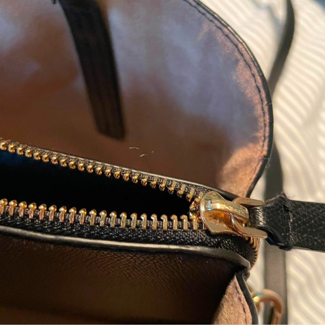 H&M Taschen: Black faux leather bag – Gebraucht aus Zürich von del_pht2 2