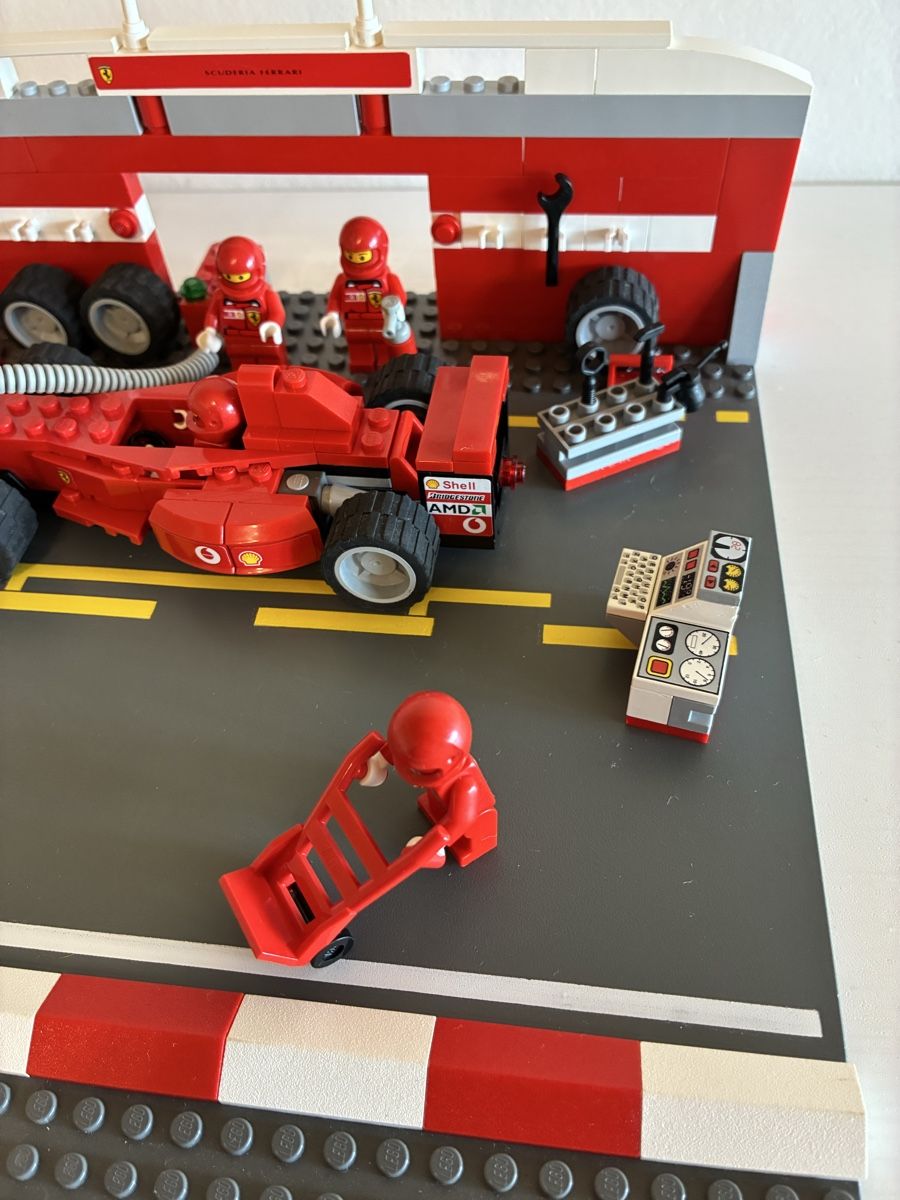 Lego Kit di costruzioni: Lego 8375 F1 Pitstop – Usato da Speicher venduto da spla03 3