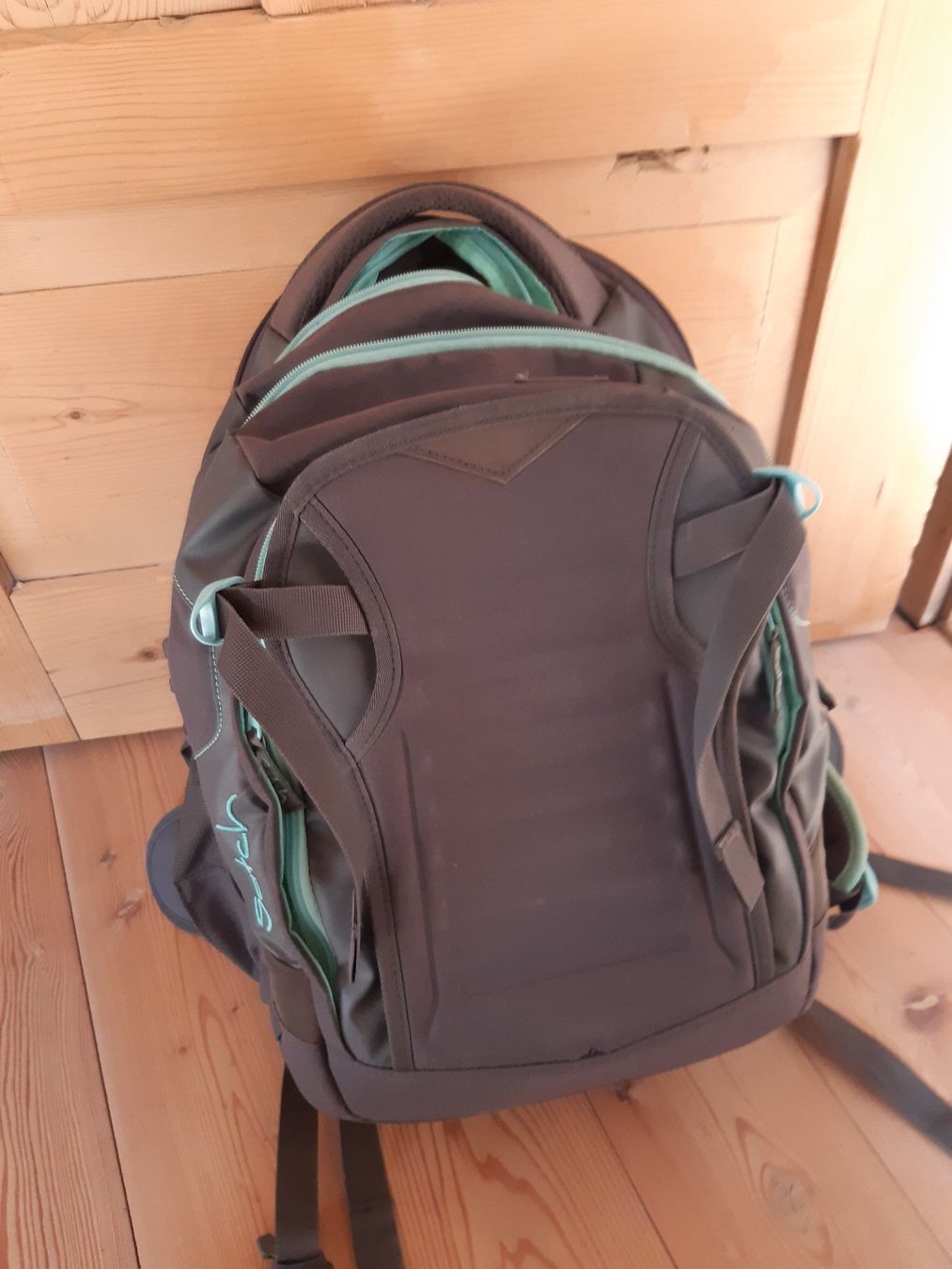 Satch Zaini: Schulrucksack von SATCH, anthrazit mit türkis – Usato da Martina venduto da migrol06 2