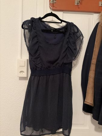 AMISU Kleid dunkelblau Pünktchen Grösse 38