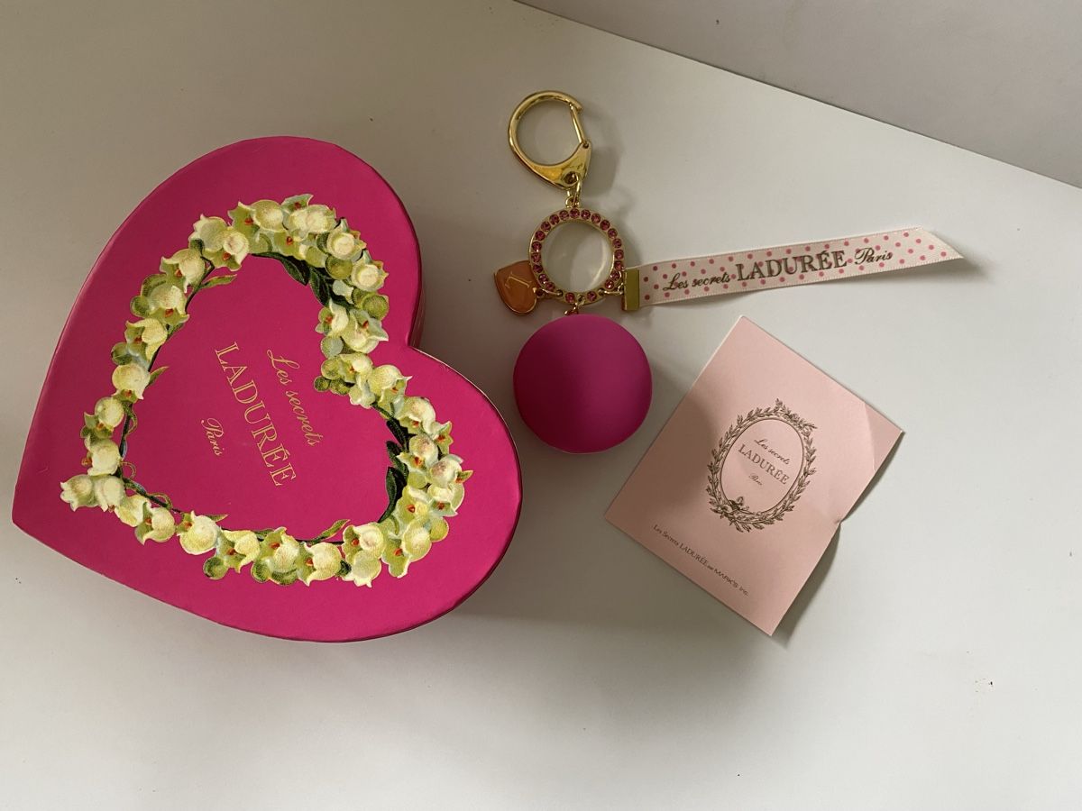 Ladurée Portachiavi: Porte-clé macaron Ladurée – Nuovo e nell'imballaggio originale da Bouveret venduto da wes_7zll 1