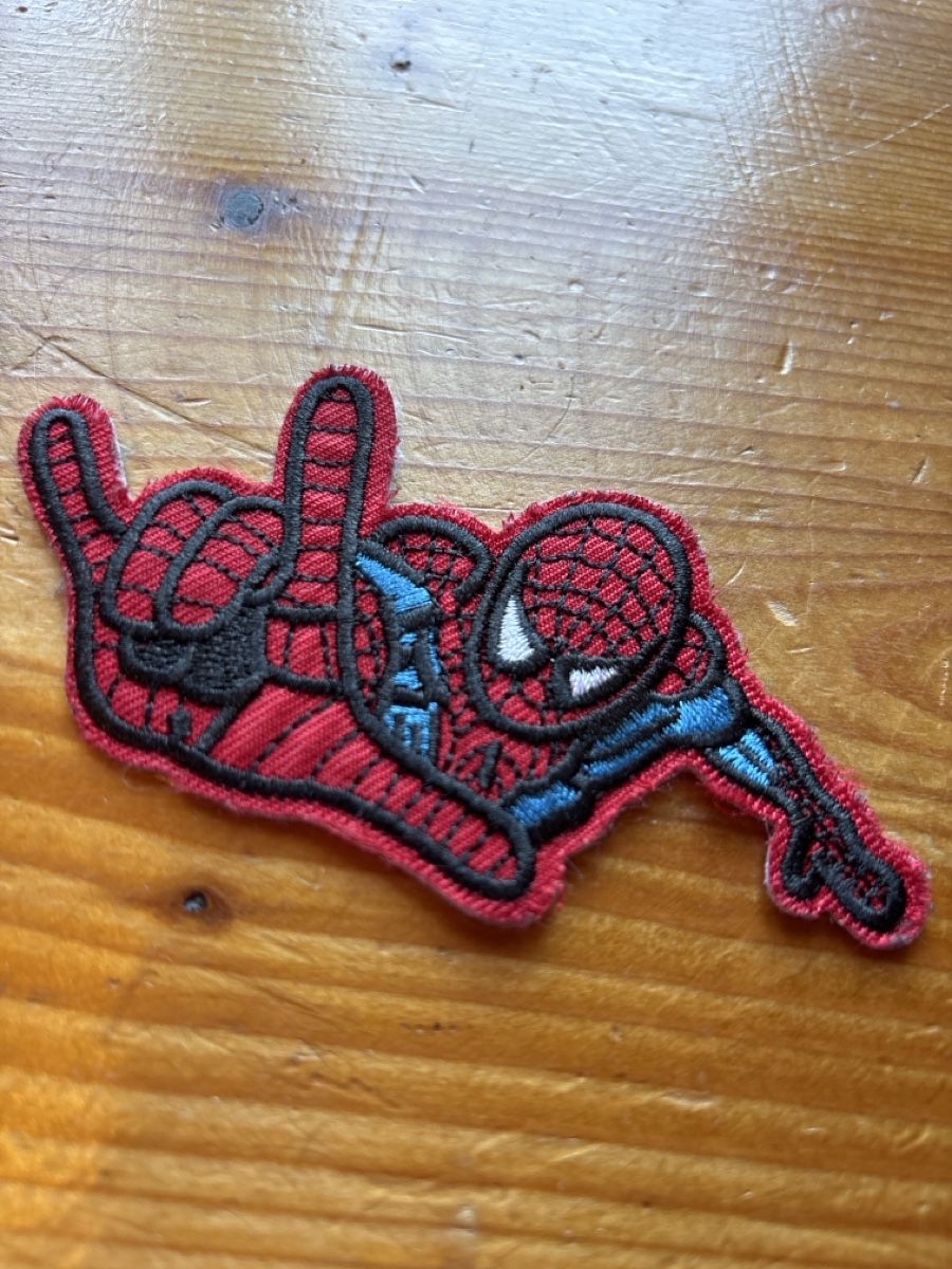 Placchette & Badge: Badge à repasser Spiderman – Nuovo (secondo la descrizione) da Chêne-Bougeries venduto da Bambideluxe