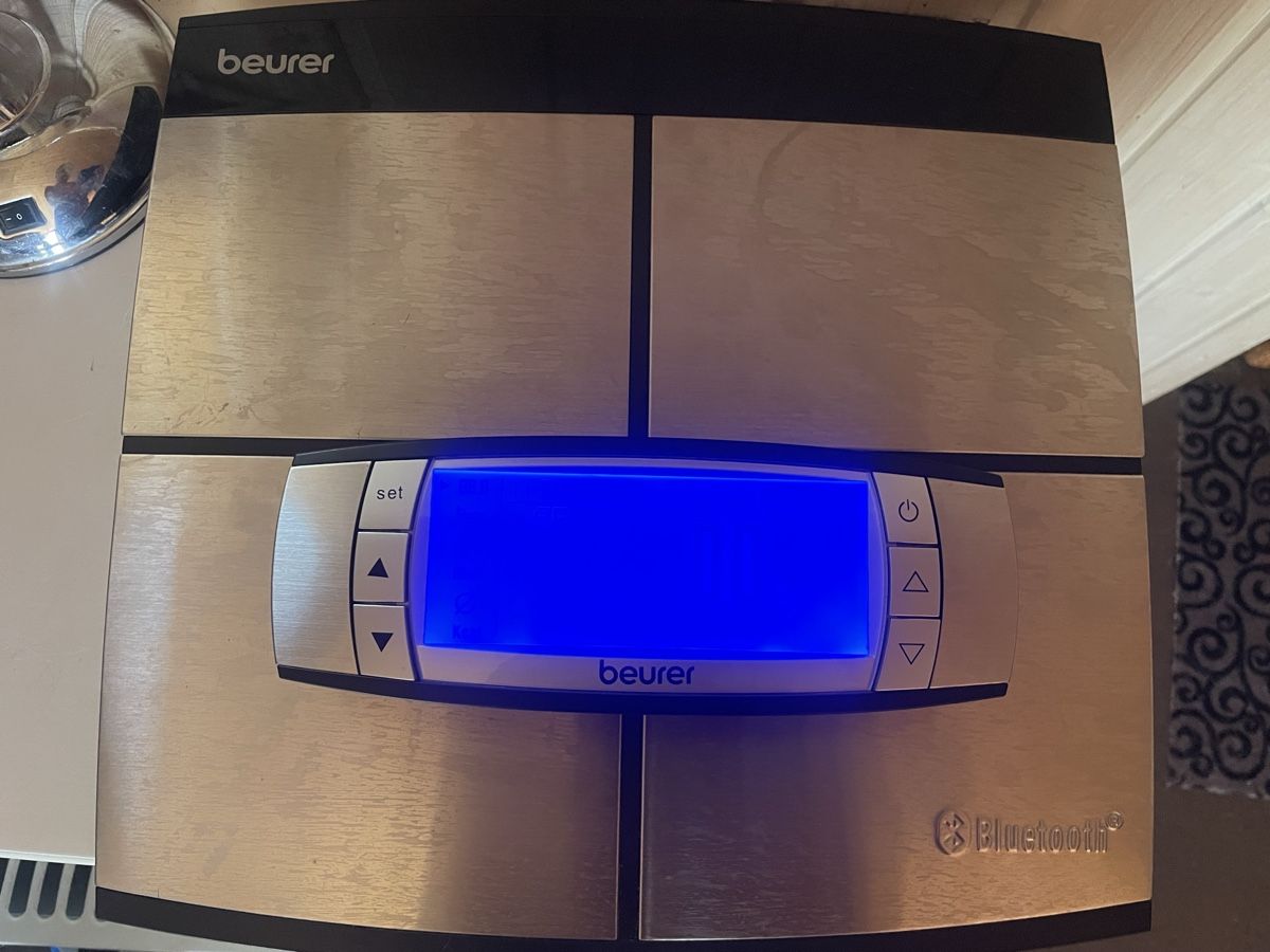 Beurer Personenwaagen: Beurer Körperanalysewaage mit Bluetooth neuwertig – Gebraucht aus Pfyn von Goodsell